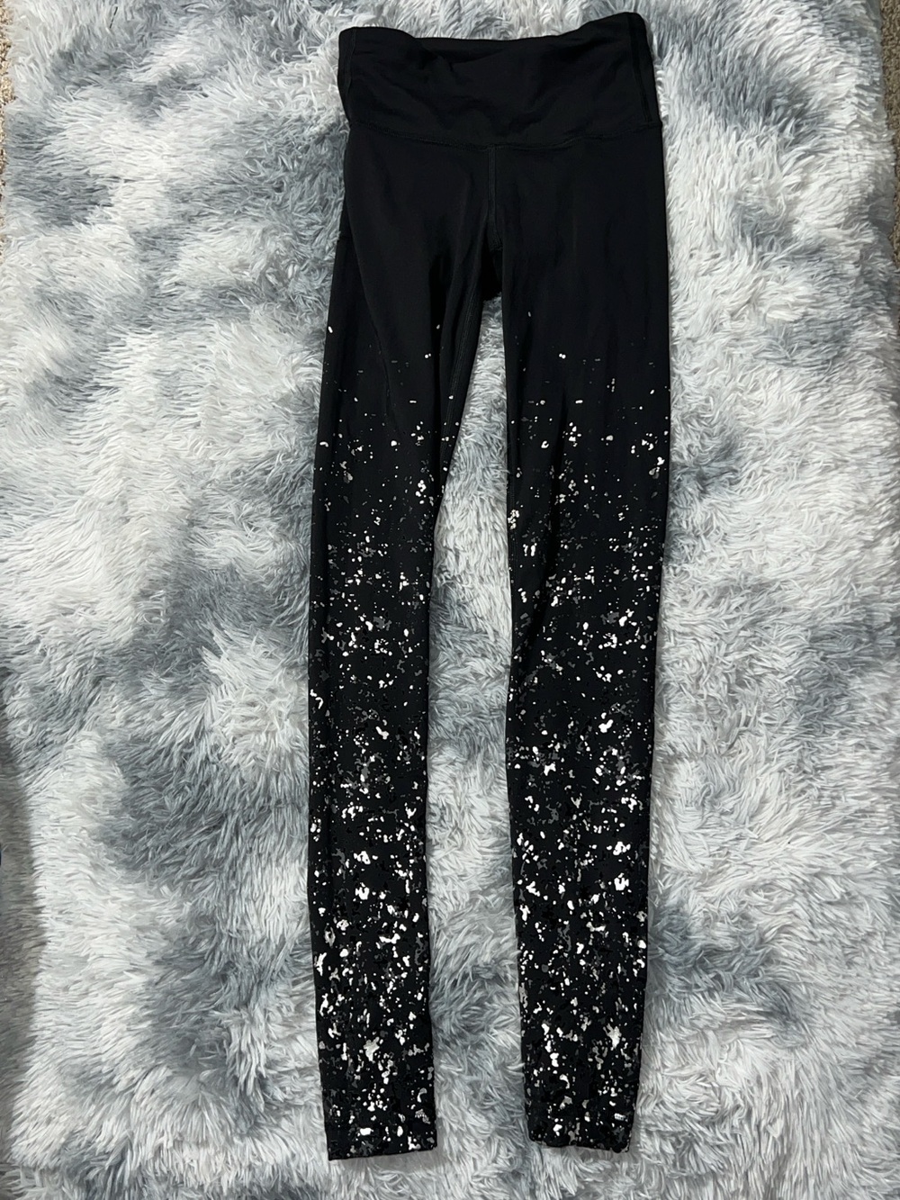 Lululemon Women’s High Rise Leggings with Silver and Black Suede Splatter Size 2